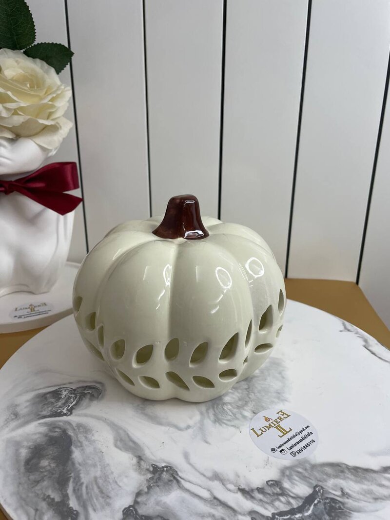 candeliere-a-forma-di-zucca-bianca