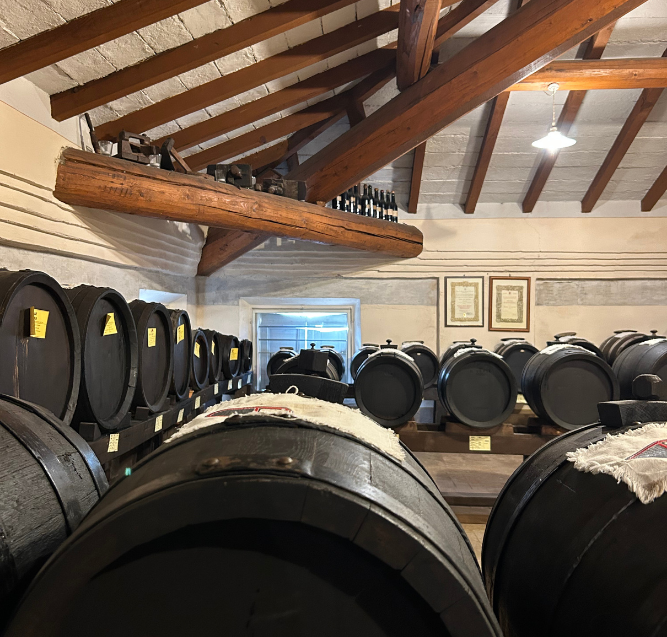 Batterie di aceto balsamico al museo aceto balsamico di Spilamberto
