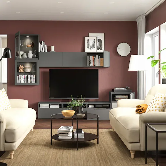 Soggiorno ristrutturato a Caserta con arredi moderni e finiture di design