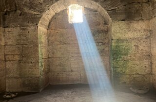 fascio di luce mausoleo degli equinozi