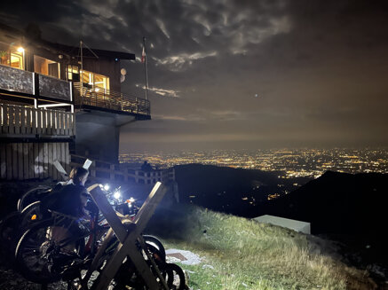 f6560589db642bcea936817c89fe1a3c6b8266af