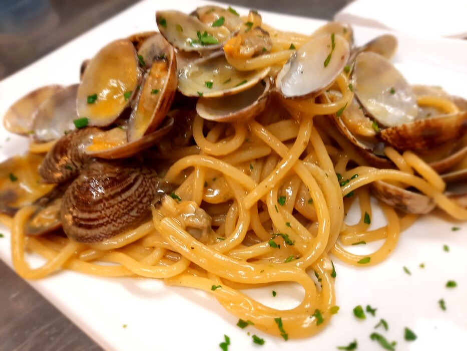 Spaghettoni alle vongole Spaghettoni alle vongole
