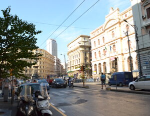 Piazza Borsa a due passi