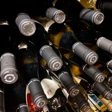 Vini Disponiamo di una ottima selezione di vini Vini Disponiamo di una ottima selezione di vini