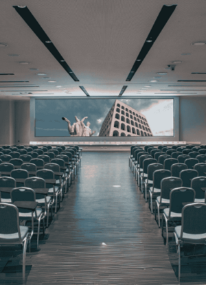 airport-ledwall-terminal-ledwall--595x446