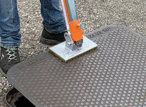 Alza chiusino con magnete a protezione atex Alza chiusino con magnete a protezione atex