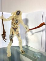 aliens-vs-predator-requiem-avp-mid-cloaked-wolf-action-figure-sdcc-2008-neca