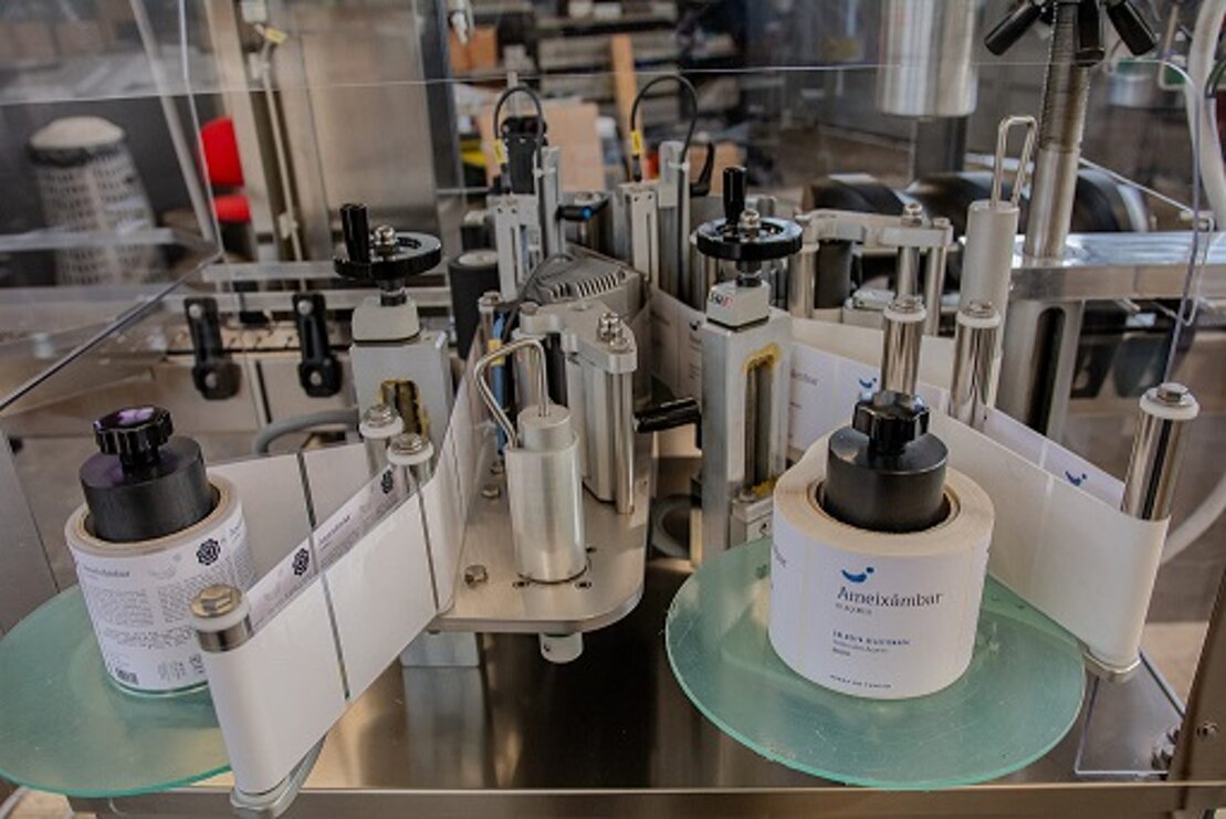 vista fronte etichetta+retro simple.jpeg vista fronte etichetta+retro simple.jpeg