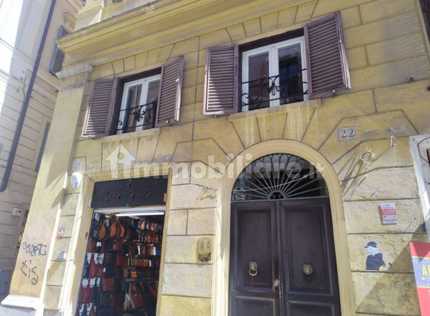 Bilocale via del Governo Vecchio 22, Piazza Navona, Roma