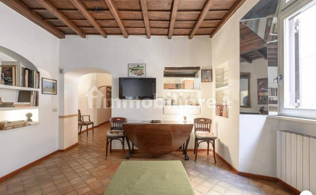 Bilocale via del Governo Vecchio 22, Piazza Navona, Roma