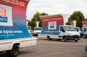 flotta_camion_vela_pubblicitaria.jpeg