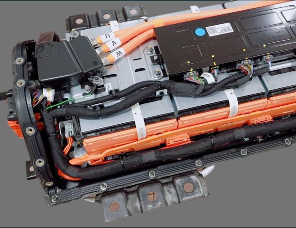 Pacco batteria alta tensione di :contentReference[oaicite:0]{index=0} smontato per manutenzione