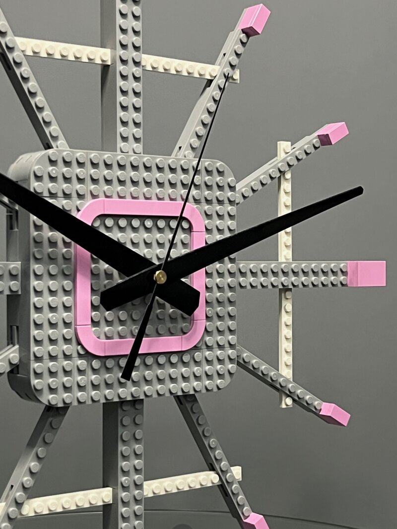 clockbrick-orologio-da-parete-in-mattoncini-lego-187-pz-rosabianco