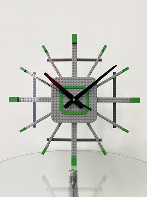 Oggetti creati con mattoncini LEGO, idee originali di design e arte per arredare casa in modo creativo con le costruzioni LEGO.