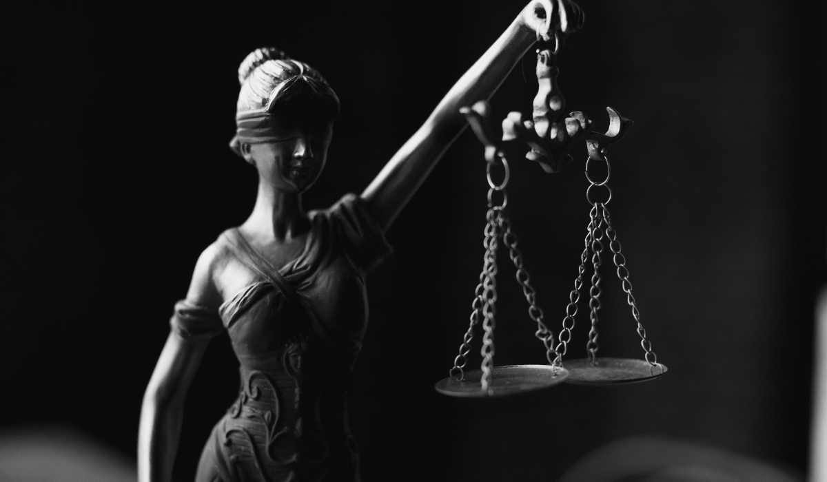 Se l&rsquo;avvocato non si presenta in udienza: conseguenze e responsabilit&agrave;