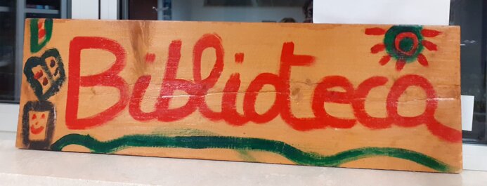 biblioteca 1.jpeg biblioteca 1.jpeg