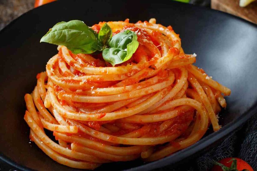 spaghetti-al-pomodoro-la-ricetta-di-carlo-cracco-ricettasprint.jpeg