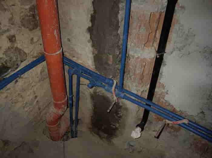 Manutenzione del tubo di scarico del Condominio