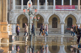venice%20-%20gondoliers'%20lunch.jpeg