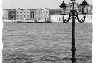 venice%20-%20men%20at%20work.jpeg