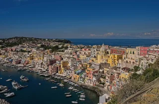marina%20corricella%203.webp