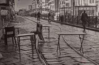 junk%20dealer%20at%20naviglio%20grande.webp