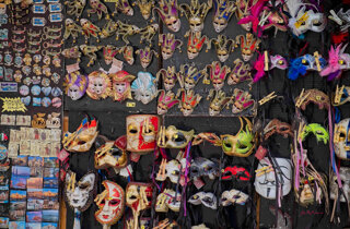 venice%20-%20profiles%20of%20gondolas.jpeg