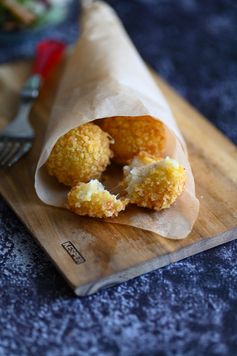 CUOPPO NAPOLETANO: IL CONO CHE FA GIRARE LA TESTA CUOPPO NAPOLETANO: IL CONO CHE FA GIRARE LA TESTA