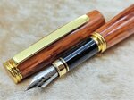 penna-stilografica-bottegando-italia-tornita-a-mano-in-radica-di-lacewood