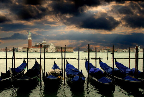 venice-gondolas-italy-venezia-988ff537b054adab4da7ae703343b647.jpeg