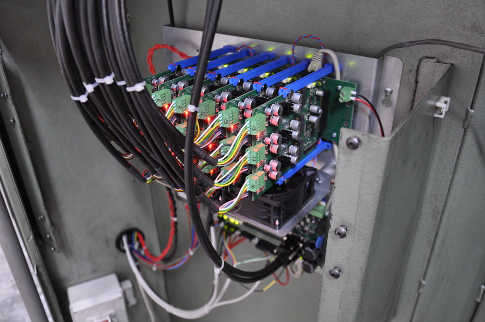 Altro dettaglio di componentistica hardware del kit Baiff per macchine Mayer