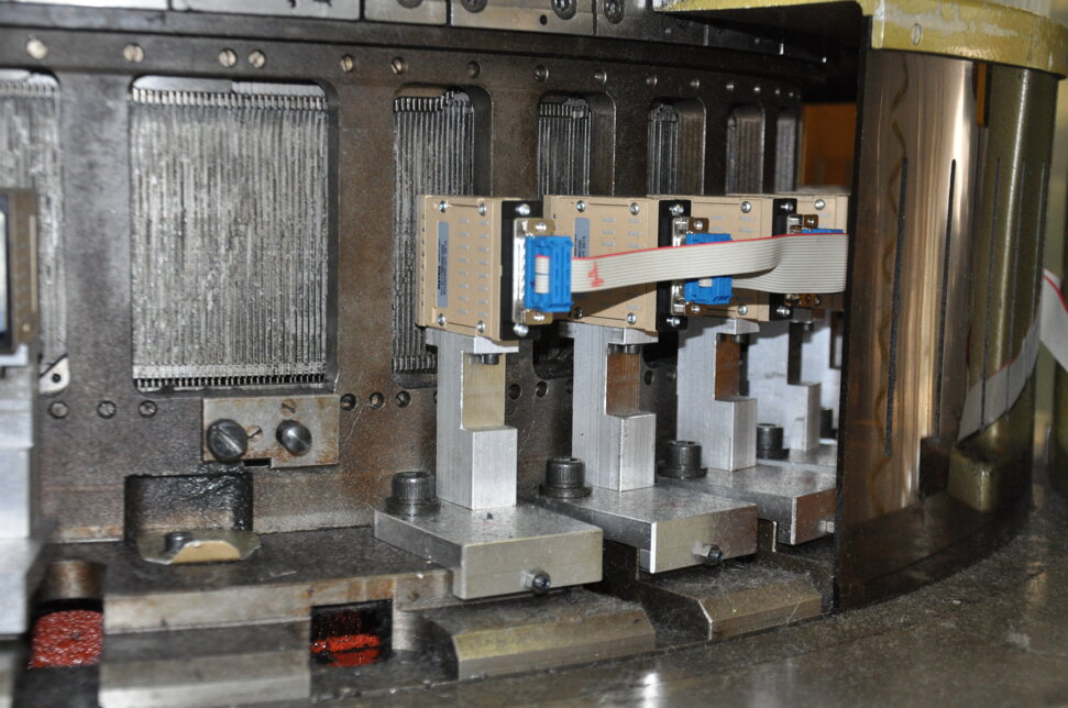 Primo piano di minuteria lavorata a CNC per il kit Terrot di Baiff