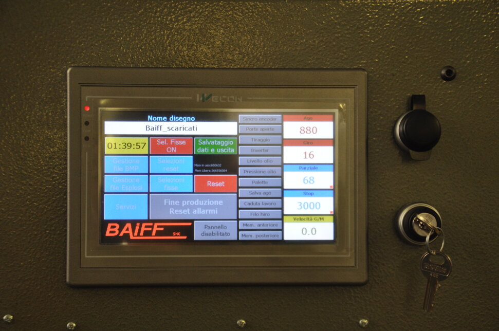 Primo piano del pannello digitale sviluppato da Baiff per controllo macchinario Terrot