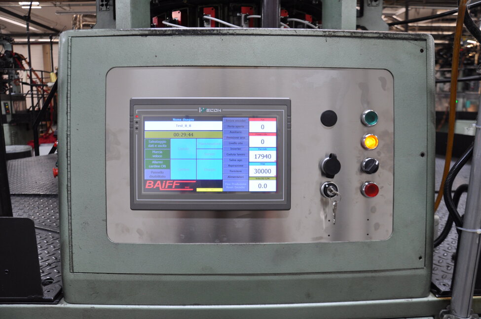 Pannello di controllo touch screen sviluppato da Baiff con meccanismo di mergenza operatore