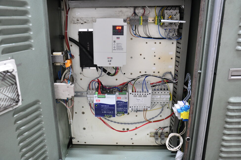 Pannello centrale che controlla l'intero macchinario Mayer modernizzato con il kit Baiff