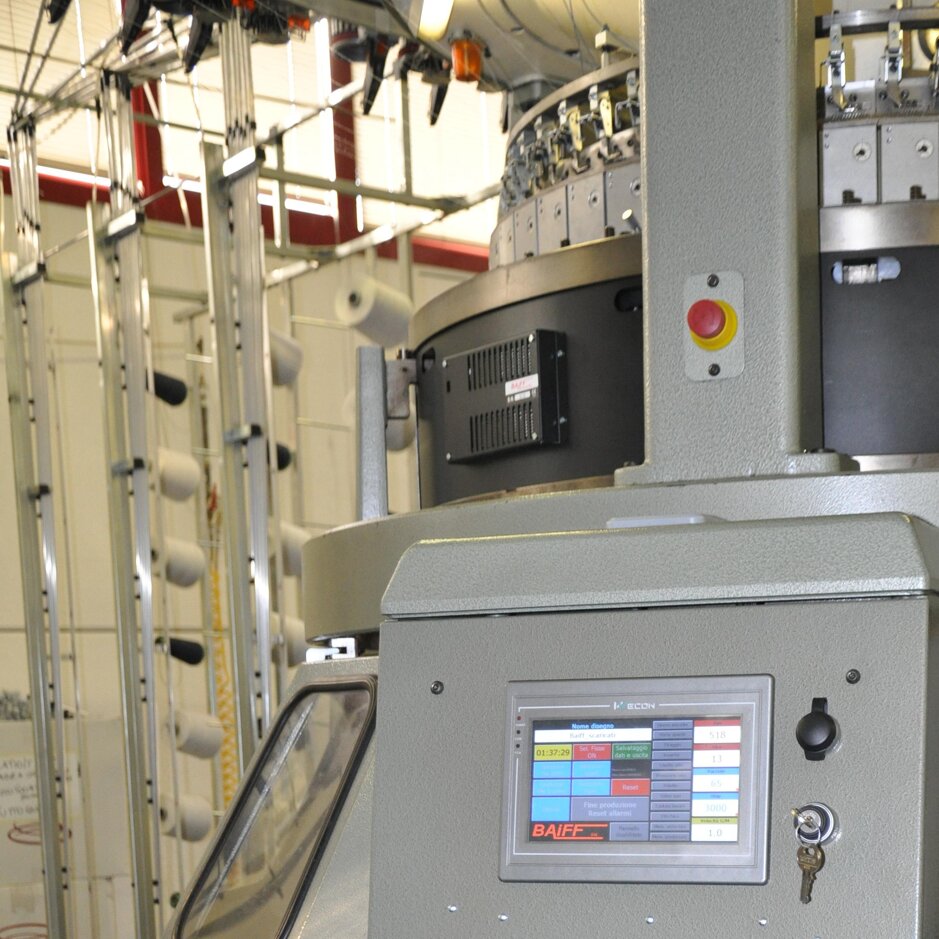 Vista in primo piano di macchina Terrot completa di kit modernizzazione Baiff