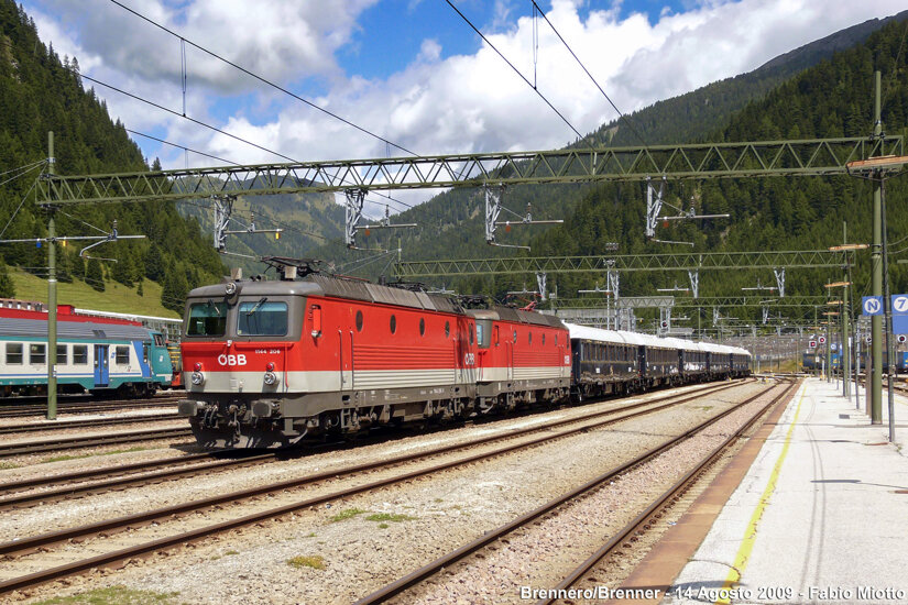 04857409-3264-40a9-b7a1-a632976729c4 04857409-3264-40a9-b7a1-a632976729c4