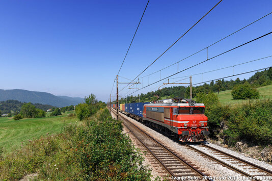 19b9ef70-93bd-41d0-bf09-cd18c82460dd 19b9ef70-93bd-41d0-bf09-cd18c82460dd