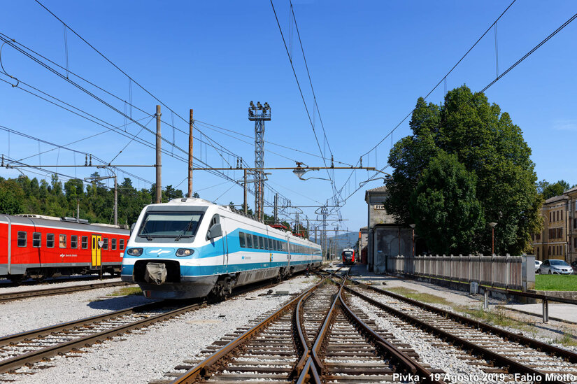 1629dcee-fd7b-439c-ab91-5639a18ae0cc 1629dcee-fd7b-439c-ab91-5639a18ae0cc