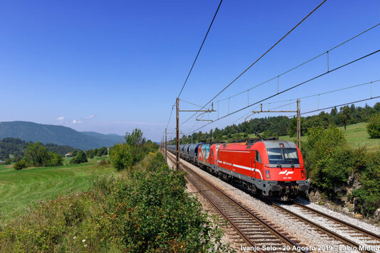 ed6cb3b3-4a60-4350-92a7-12e58aeb3526 ed6cb3b3-4a60-4350-92a7-12e58aeb3526