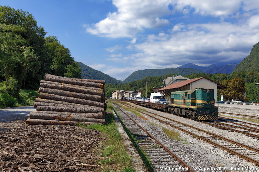 d76096fc-01a9-4987-8de0-b7ec74c9d497 d76096fc-01a9-4987-8de0-b7ec74c9d497