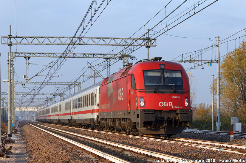 5136bf4c-aa63-4543-9053-a65677f3a3ea