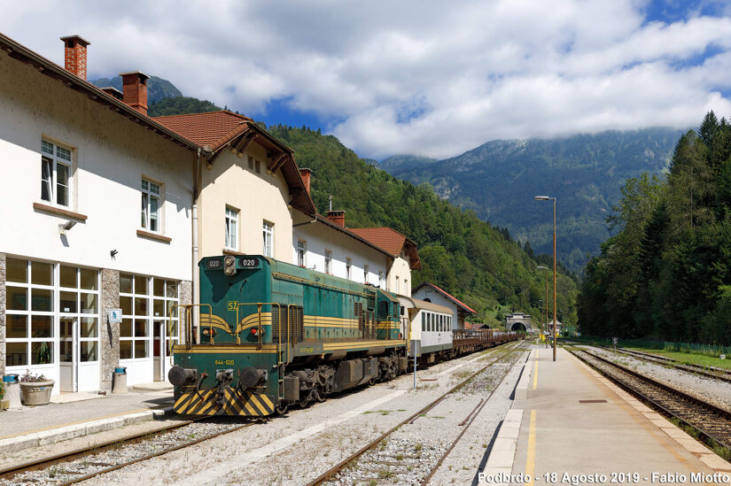 1f842b50-d487-46b6-be09-1c2b75f93e8d 1f842b50-d487-46b6-be09-1c2b75f93e8d