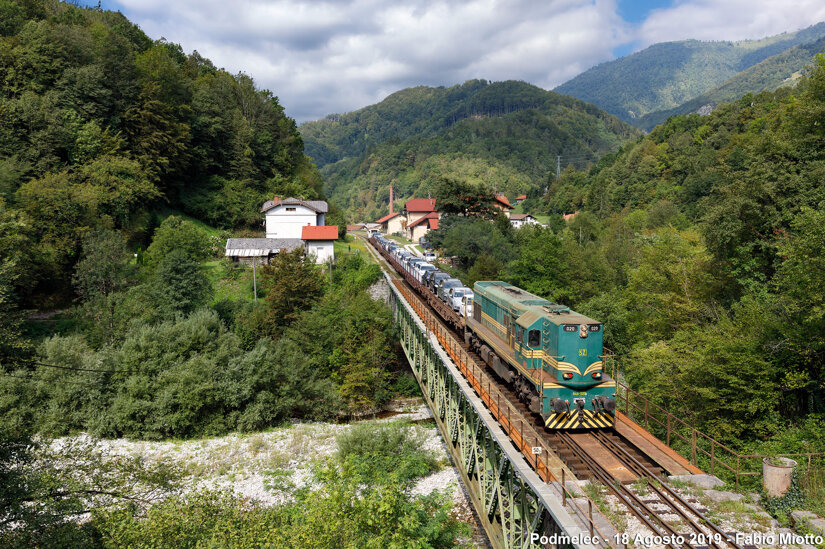 b1b00fc8-57f0-47d5-9297-59c6856d018c b1b00fc8-57f0-47d5-9297-59c6856d018c