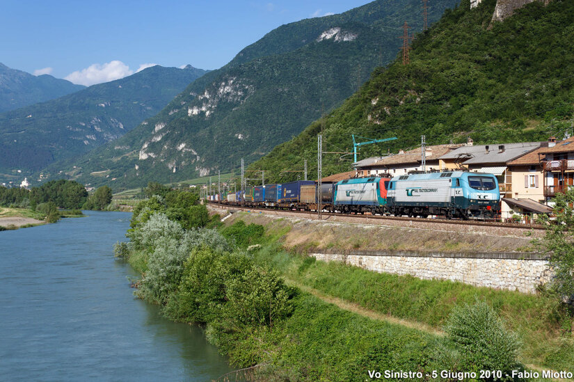 98cf2094-3004-457e-a7d5-f0318d857469