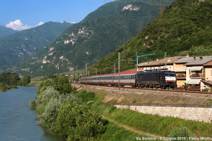 fff47bb2-daf2-40b6-acfc-588990b9ab8e