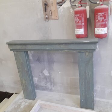 Rivestimento camino cornice in Green Dany satinato