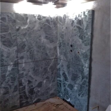 rivestimento doccia rivestimento in Verde Gressoney sabbiato