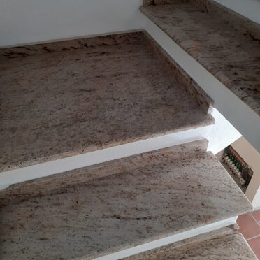 Scala Scala in Shivakashi lucido con coste a toro