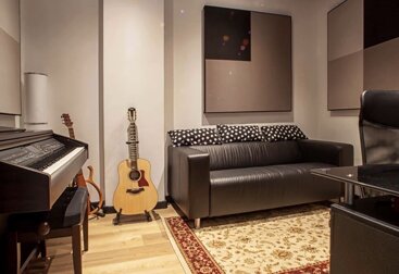 48e0304d-8b80-4026-ae04-331b90b3c328